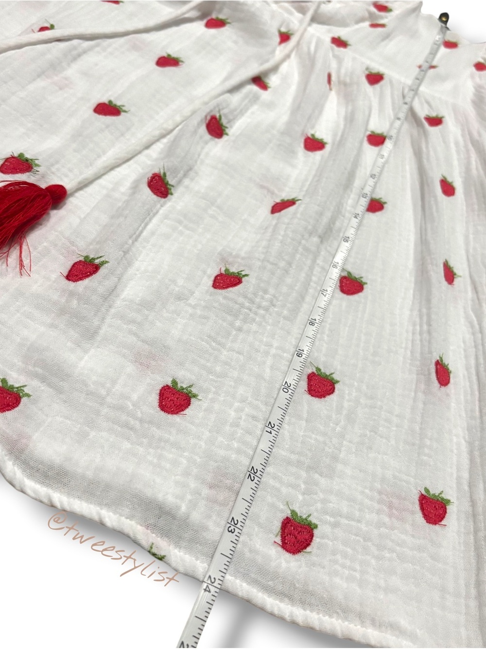 VOY Strawberry Embroidered Gauze Top Ivory Red Tassel Large - Picture 11 of 11